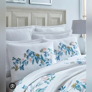Southern Living Classic Celestine Embroidered Comforter Mini Set